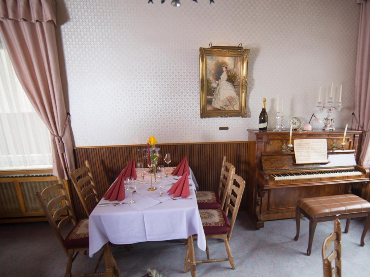 Hotel Zur Post - Burg An Der Mosel المظهر الخارجي الصورة