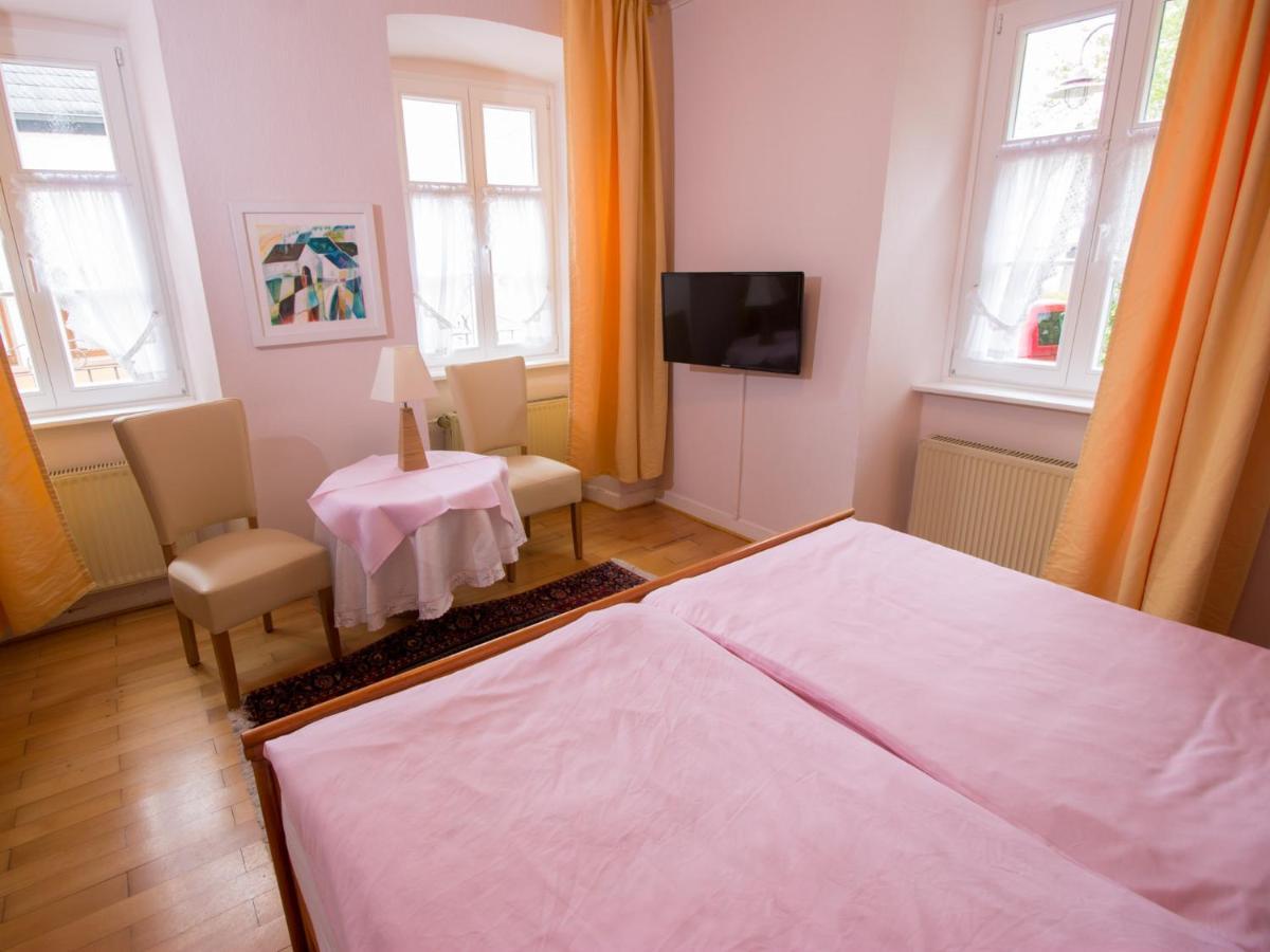 Hotel Zur Post - Burg An Der Mosel الغرفة الصورة